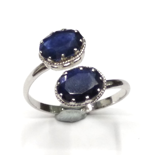 http://www.mahavirgems.in/Jewelry/Gemstone-Studded-Rings/Natural-Blue-Sapphire-Ring-in-Sterling-Silver